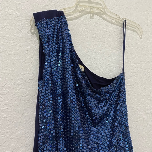 Price ⬇️ Steps - Royal Blue One Shoulders Sequins Dress - L - Picture 3 of 7